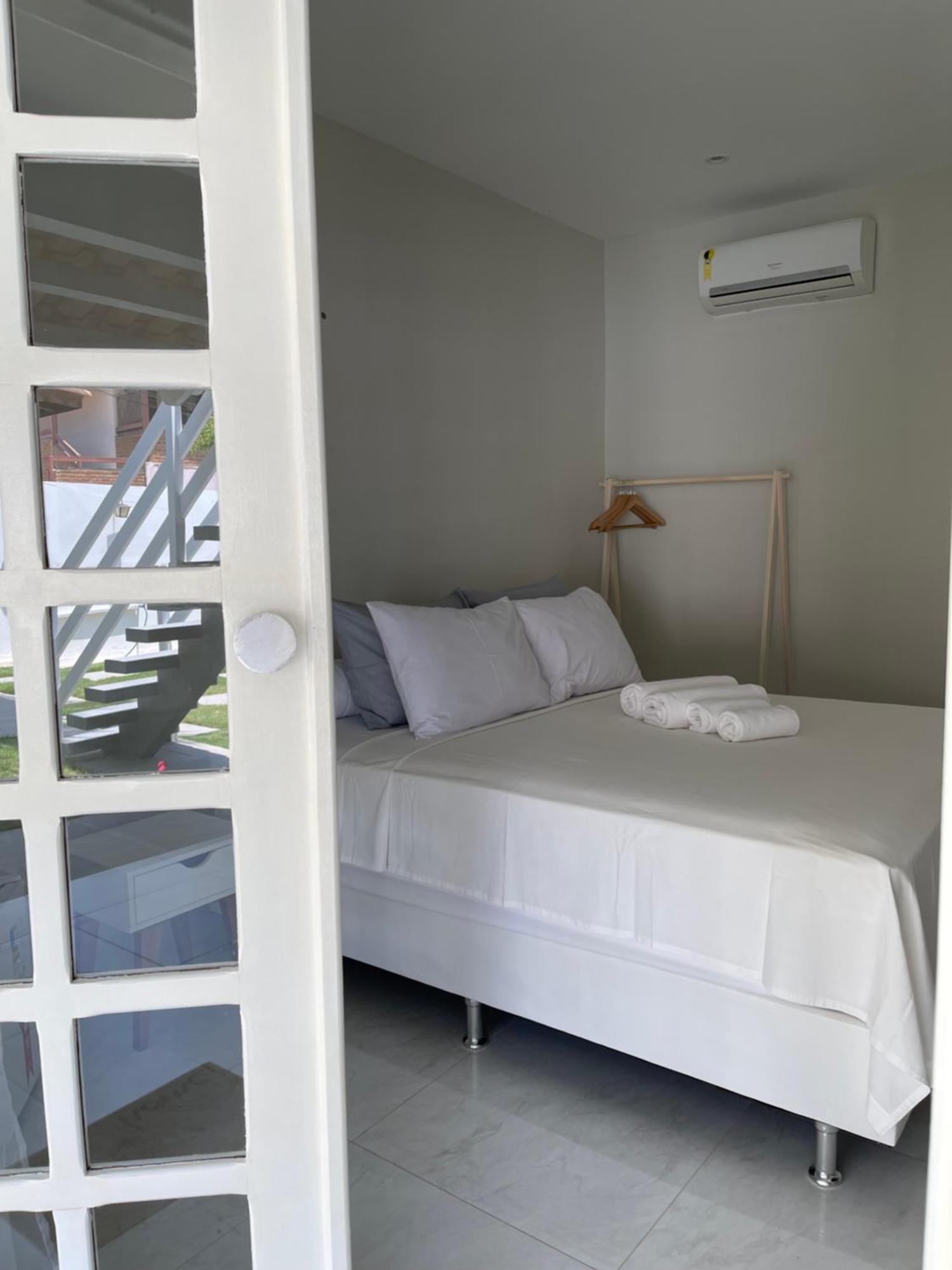 Charlotte House Hotel Canoa Quebrada Exterior photo
